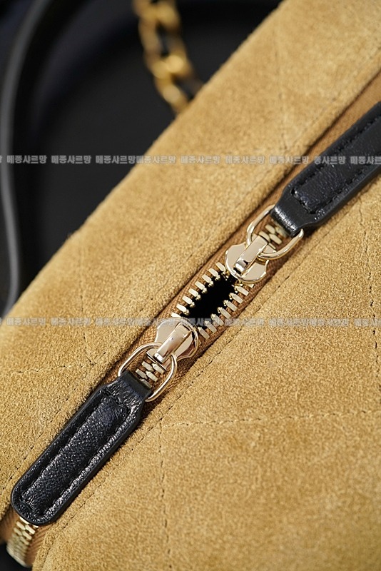 샤넬26SS체인탑핸들코스메틱케이스  20260418-162442-020.jpg