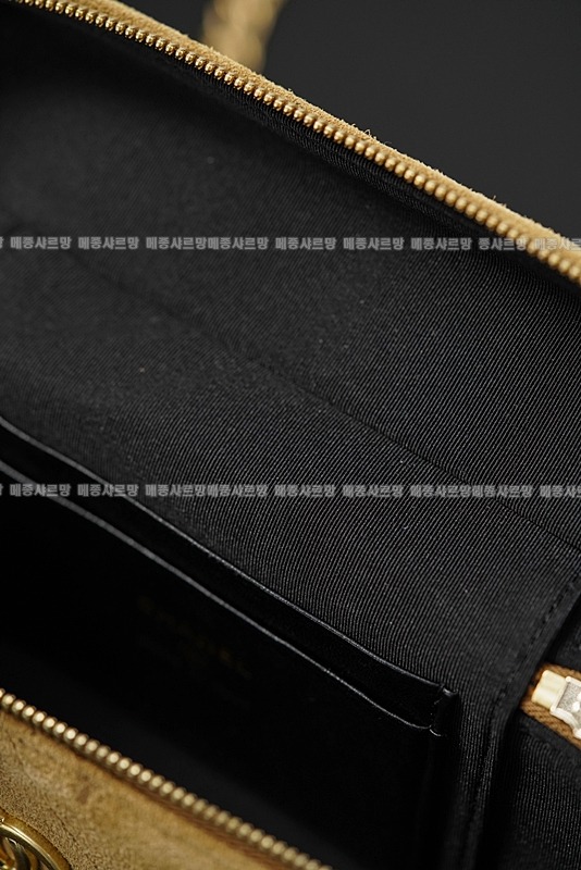 샤넬26SS체인탑핸들코스메틱케이스  20260418-162442-024.jpg