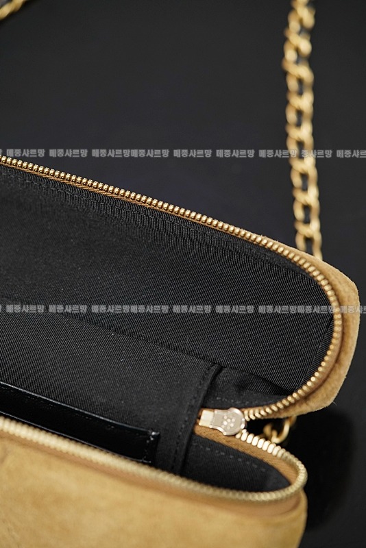 샤넬26SS체인탑핸들코스메틱케이스  20260418-162443-025.jpg