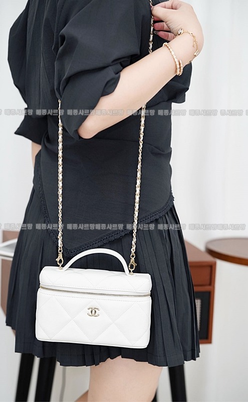 샤넬탑핸들베니티백  20260421-134155-003.jpg