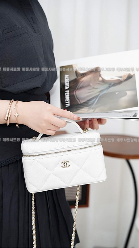 샤넬탑핸들베니티백  20260421-134155-002.jpg