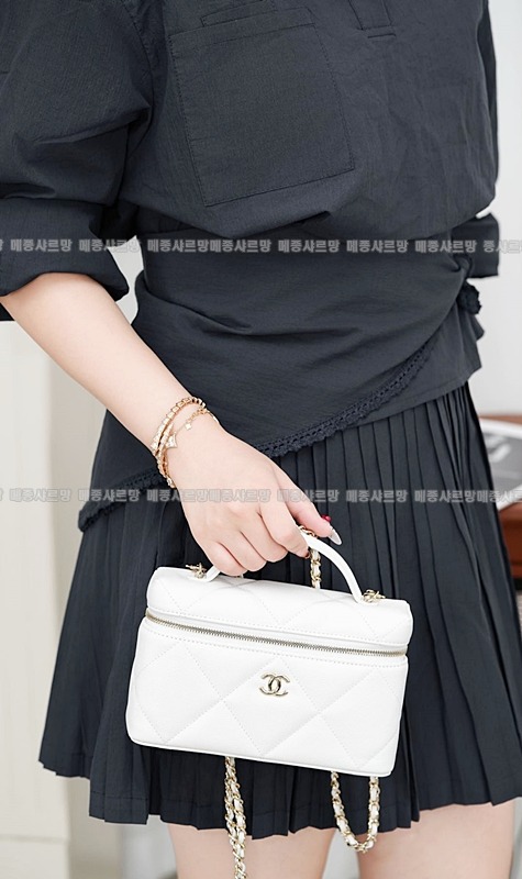 샤넬탑핸들베니티백  20260421-134155-001.jpg