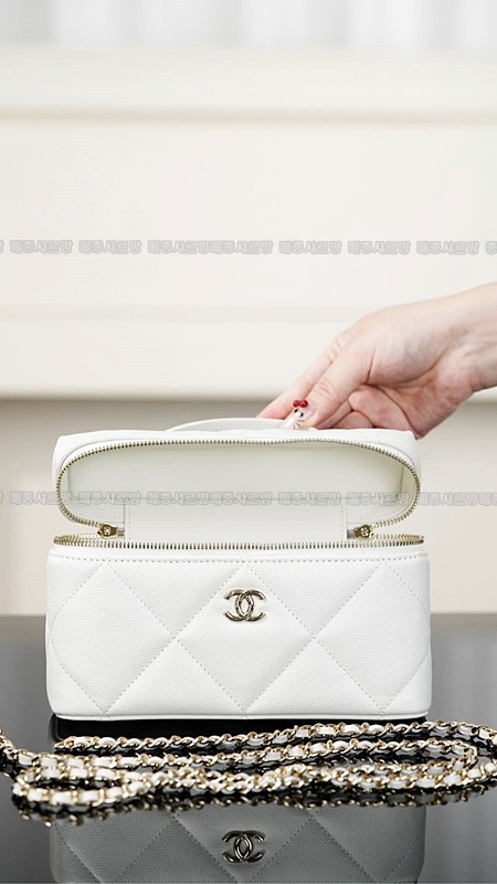 샤넬탑핸들베니티백  20260421-134156-011.jpg
