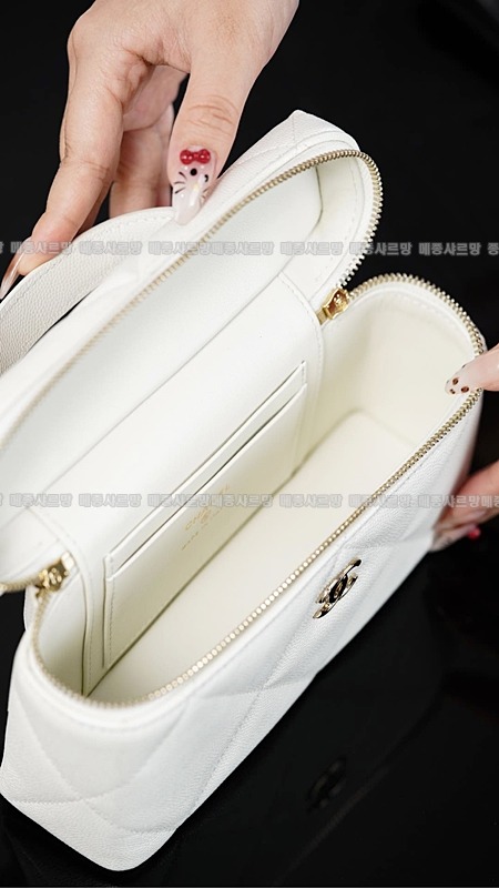 샤넬탑핸들베니티백  20260421-134156-014.jpg