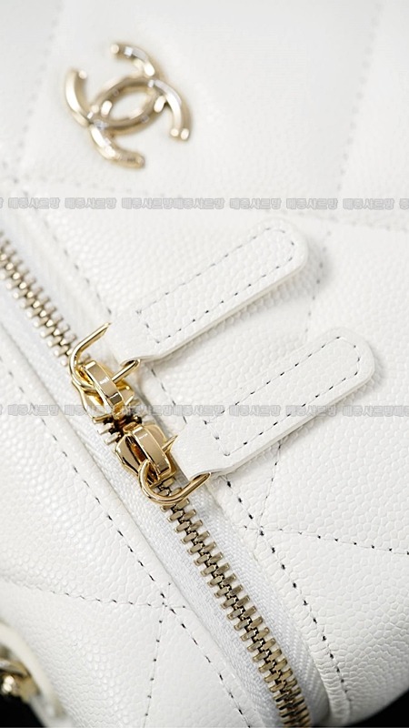 샤넬탑핸들베니티백  20260421-134157-021.jpg