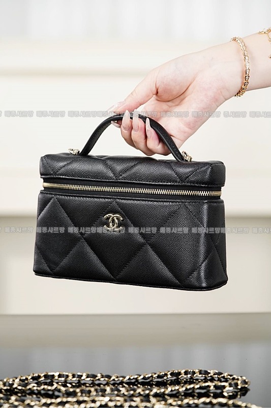 샤넬 체인 코스메틱 케이스20260421-135213-008.jpg