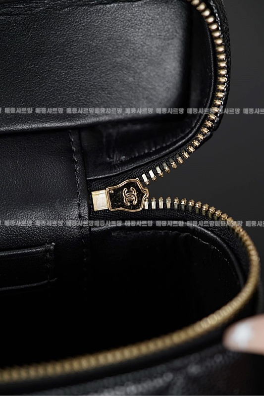 샤넬 체인 코스메틱 케이스20260421-135222-035.jpg