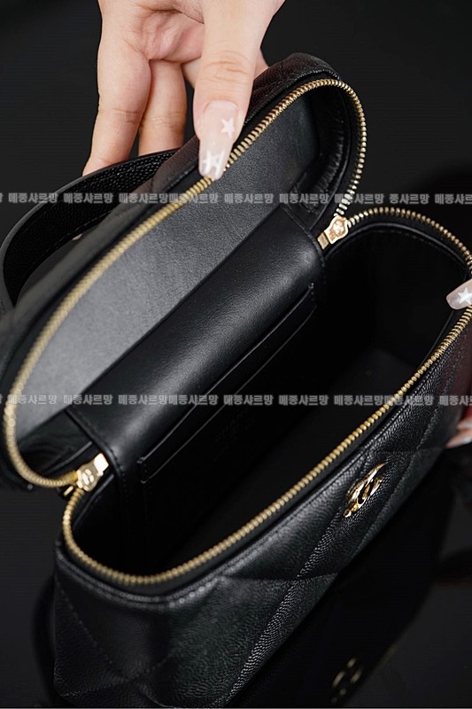 샤넬 체인 코스메틱 케이스20260421-135221-034.jpg