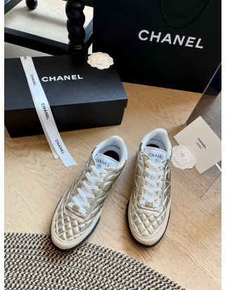 샤넬 퀄팅 트레이너 스니커즈 골드