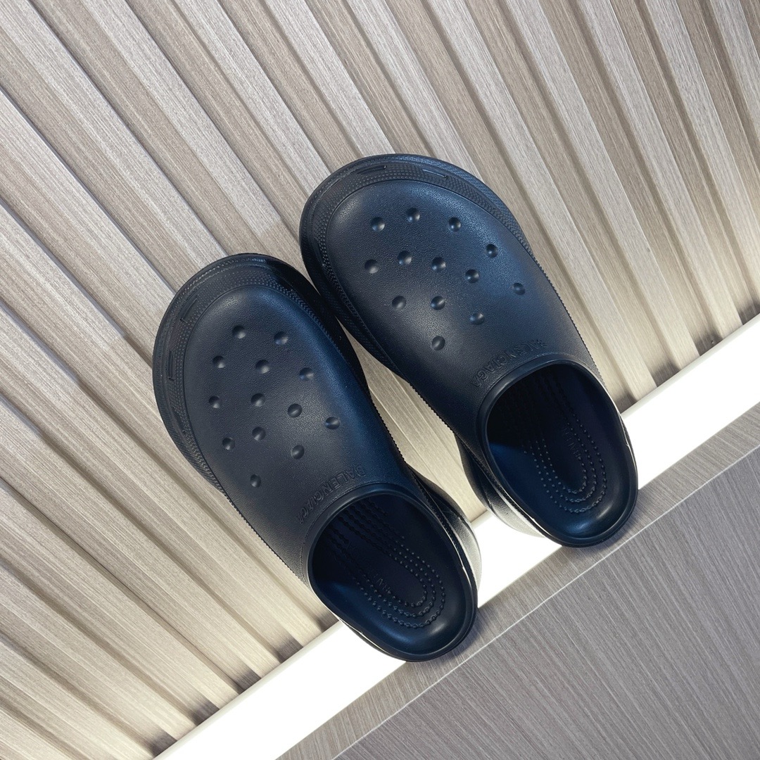 발렌시아가x크록스슬리퍼