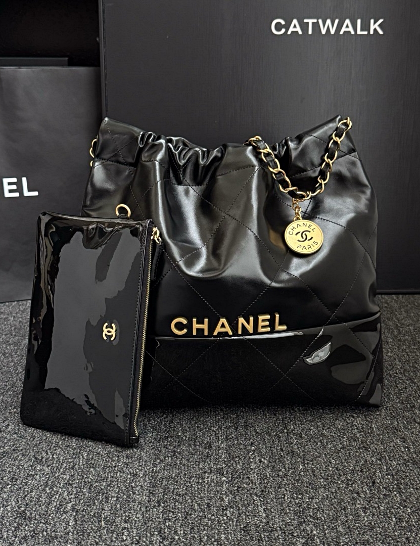 샤넬22백 페이던트 투톤