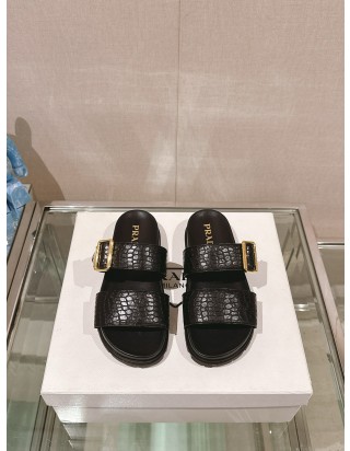 프라다 악어무늬 슬리퍼