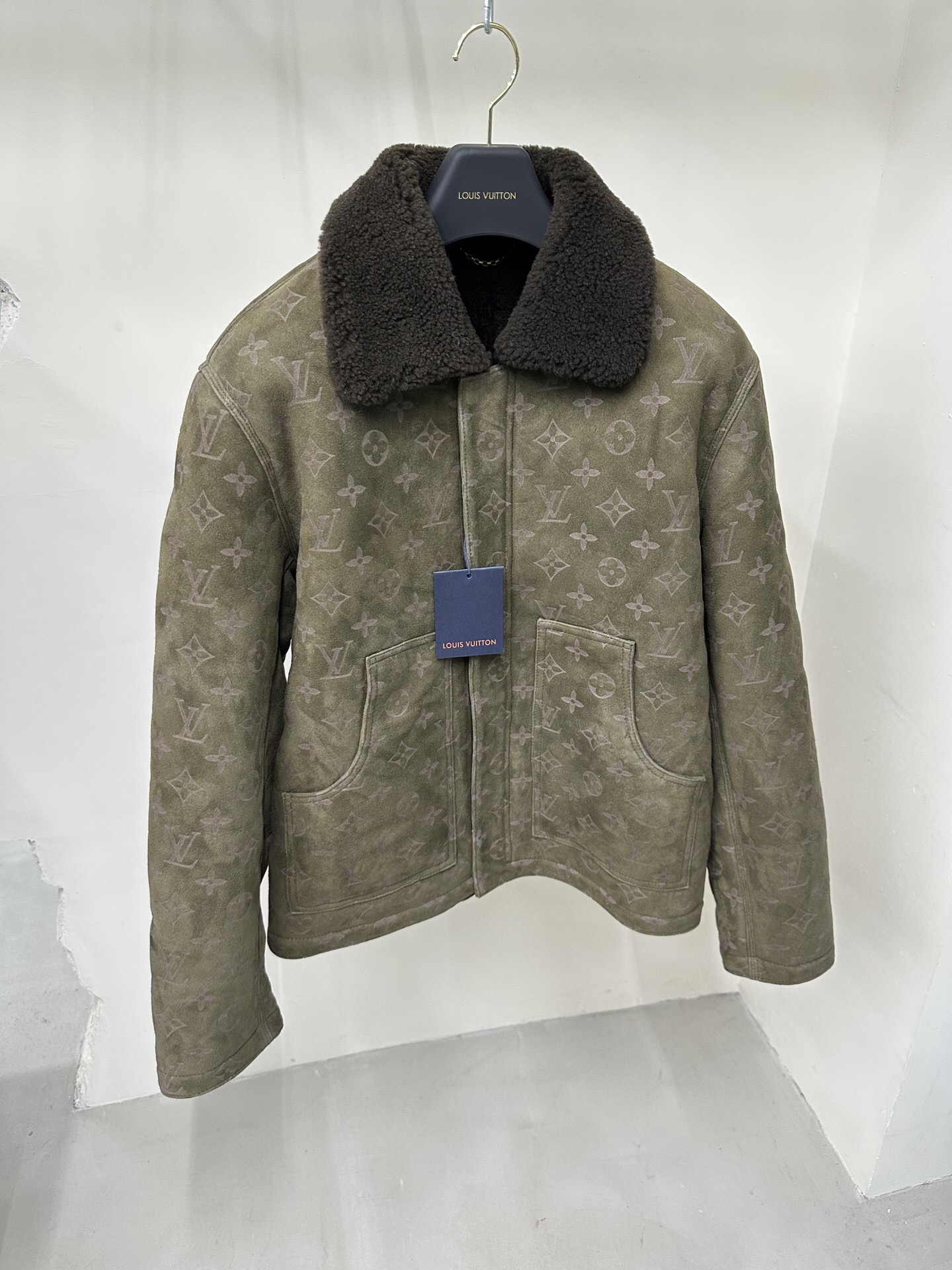 루이비통 LVSE 시어링 모노그램 재킷