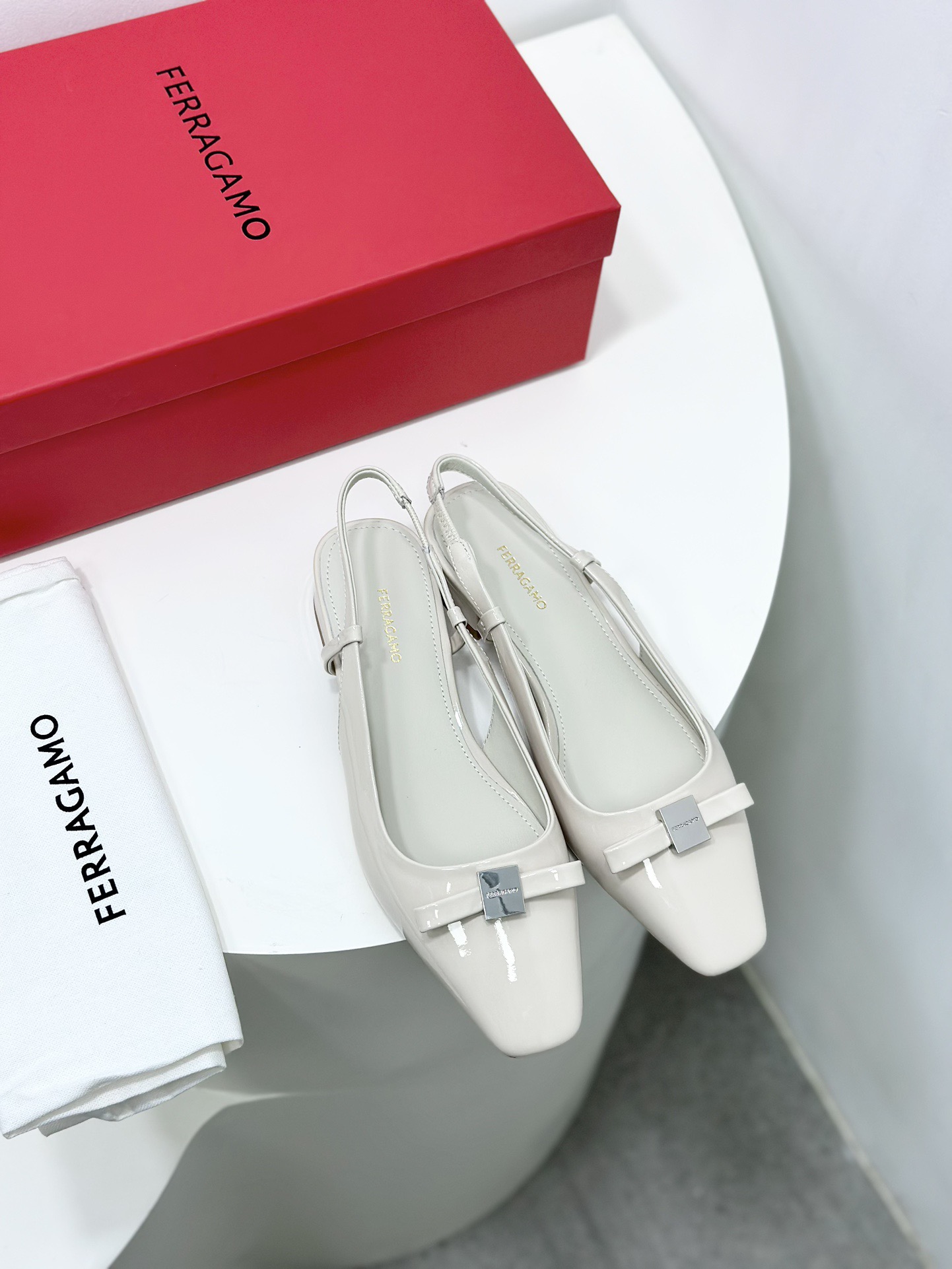 살바토레 페라가모 MARLINA 보우 슬링백