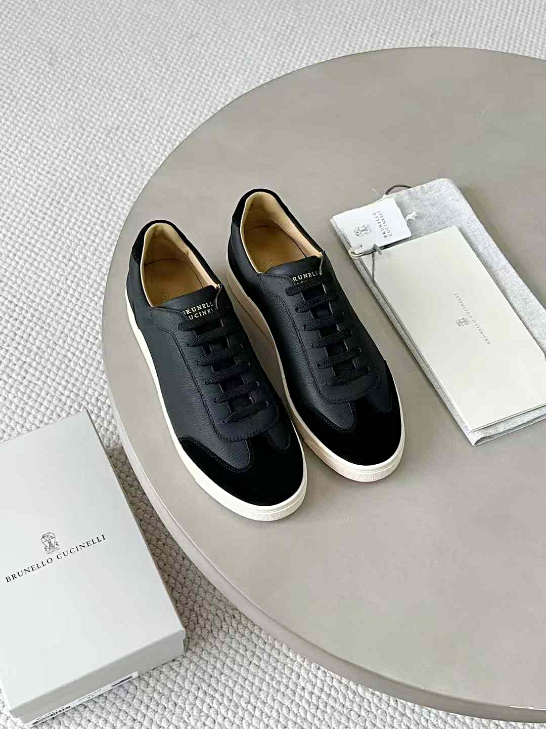 브루넬로쿠치넬리 스니커즈