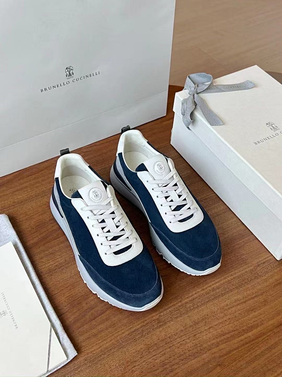 브루넬로쿠치넬리 스니커즈