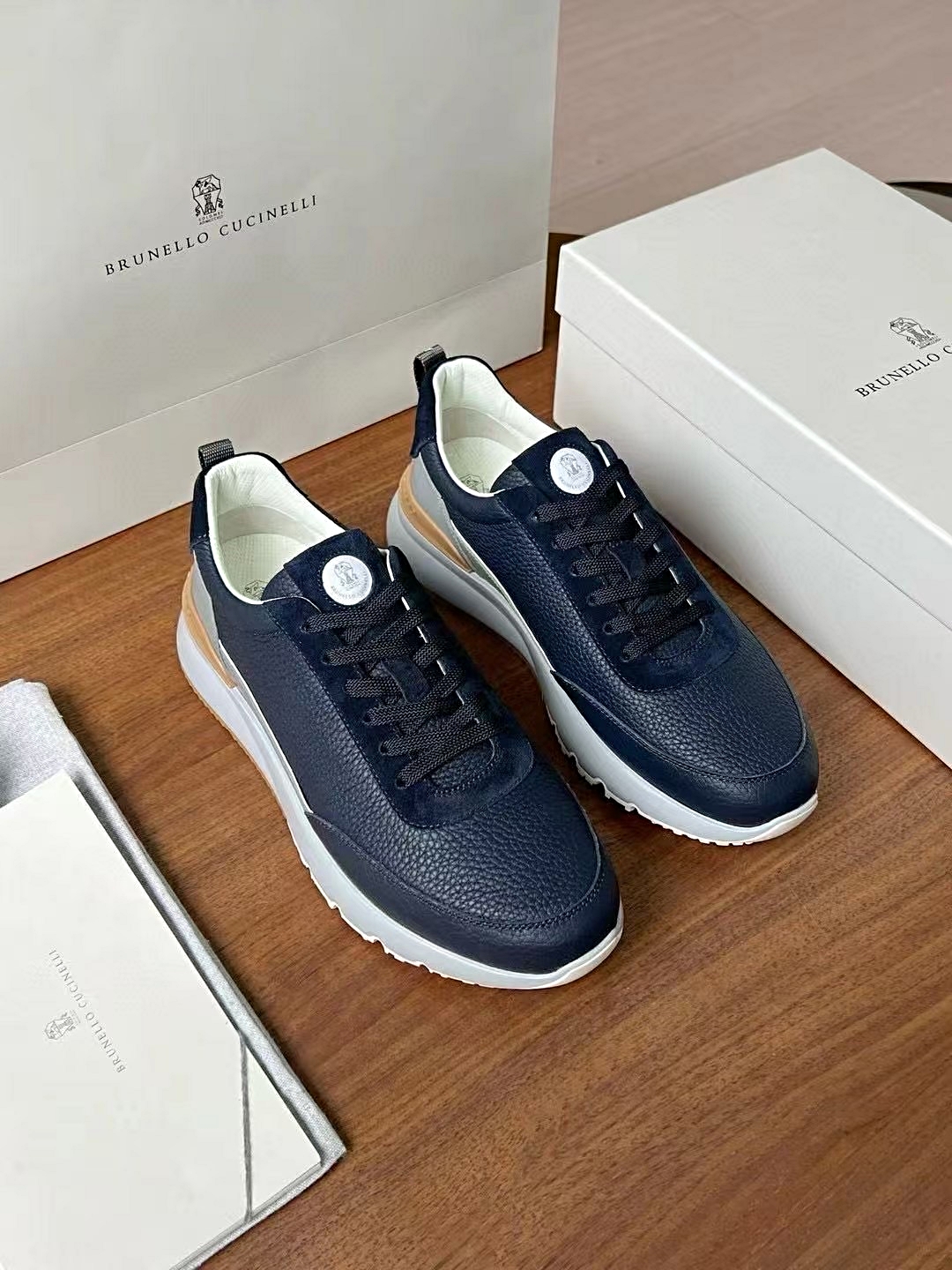 브루넬로쿠치넬리 스니커즈