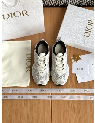 디올 바이브 스니커즈