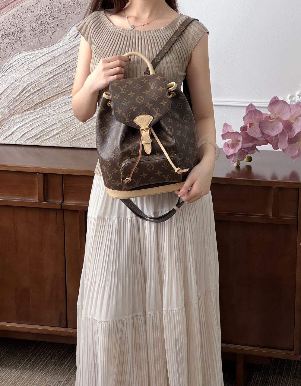 루이비통 모노그램 몽수리 PM 백팩