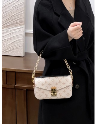 루이비통 포쉐트 메티스 이스트 웨스트