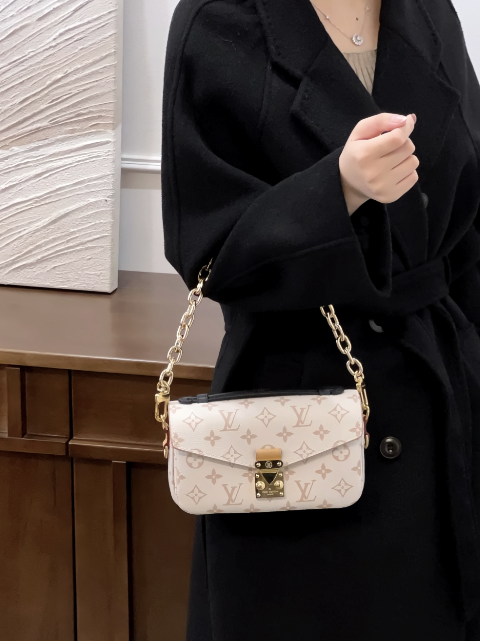 루이비통 포쉐트 메티스 이스트 웨스트