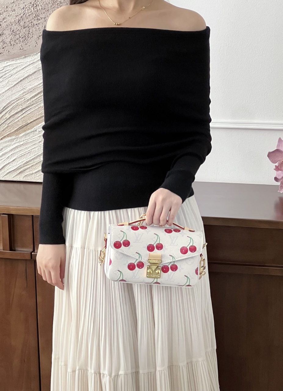 루이비통 포쉐트 메티스 이스트 웨스트