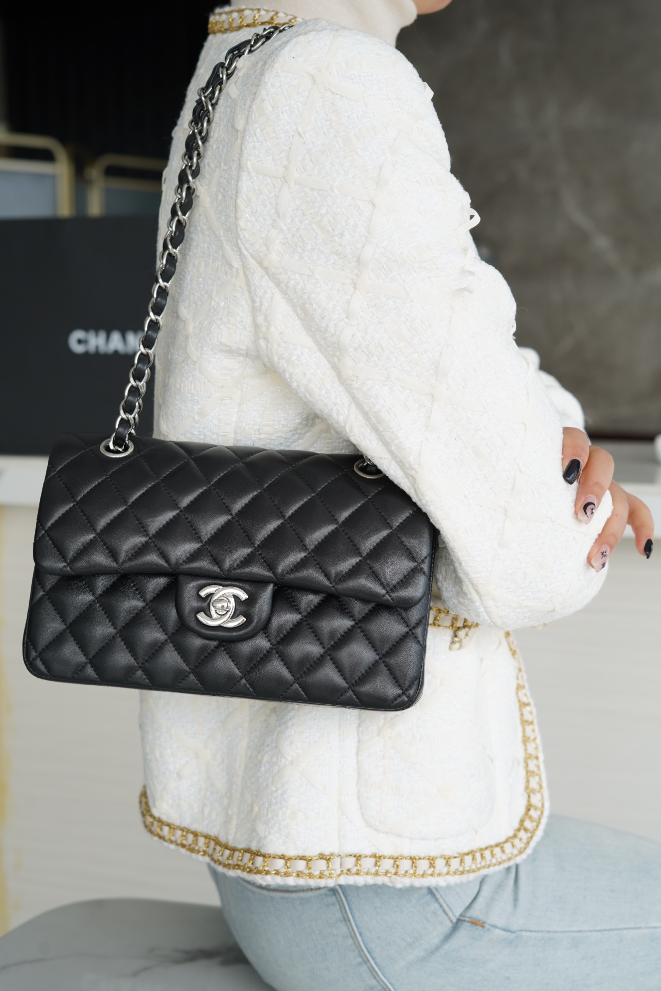 샤넬 클래식 스몰 플랩백 블랙은장