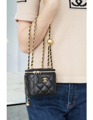 샤넬 골드볼 스퀘어 미니 베니티 백