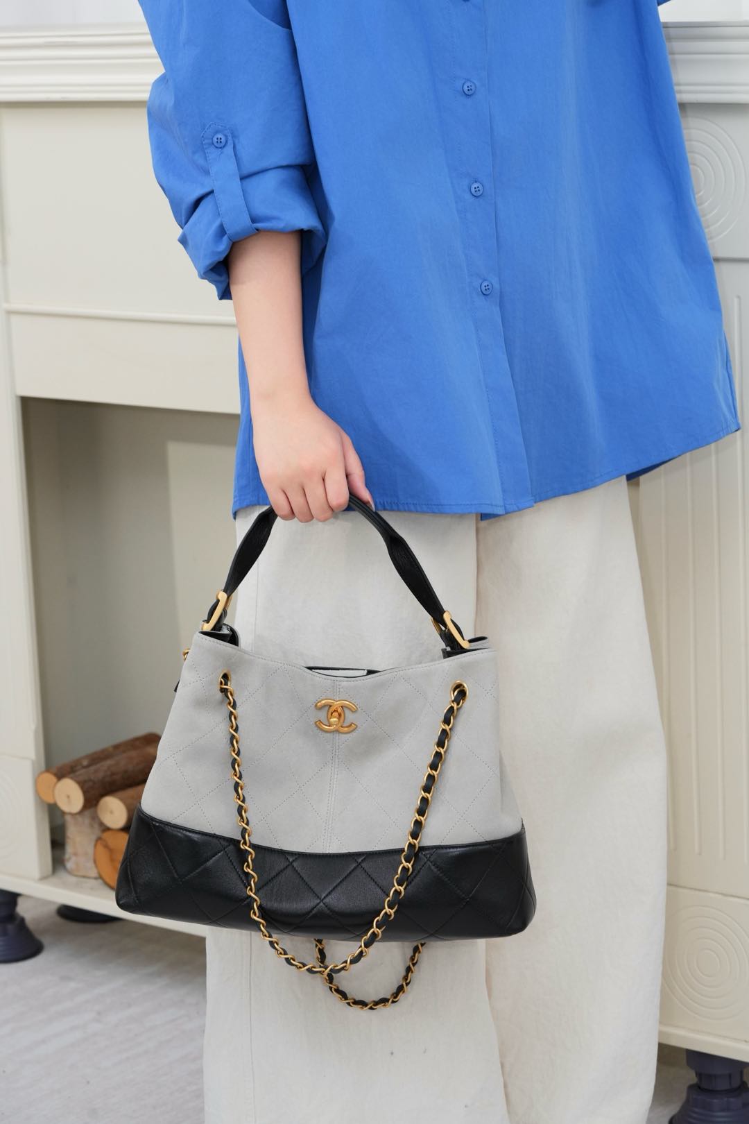 샤넬 25A 스웨이드 및 카프스킨 체인 숄더 백