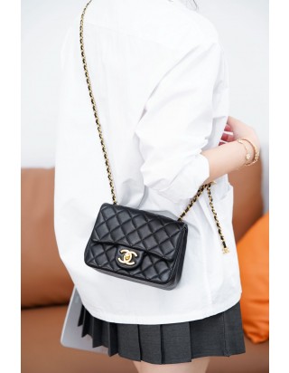 샤넬 클래식 쁘띠삭 플랩 백