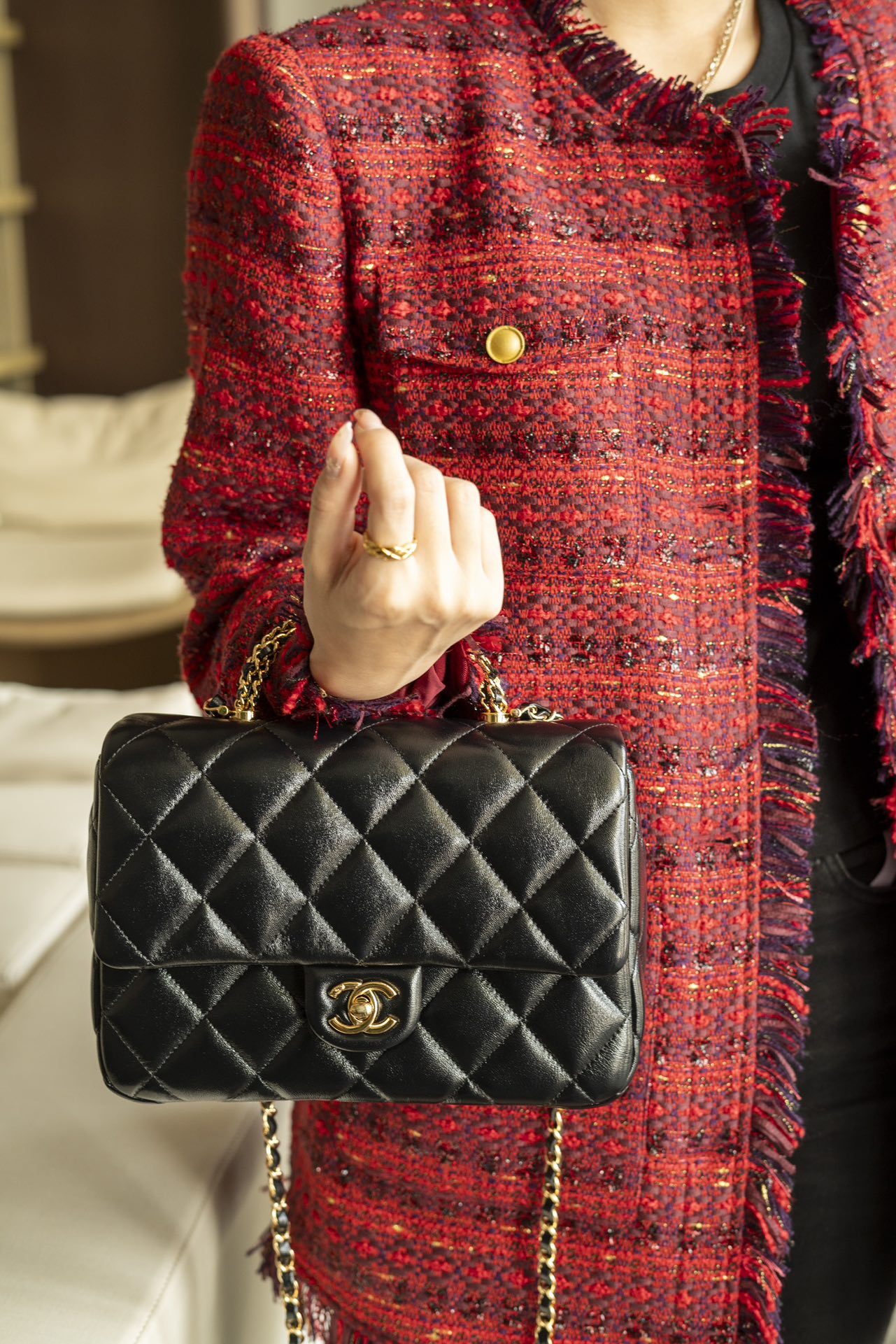 샤넬 24B 체인 핸들 라지 플랩 백