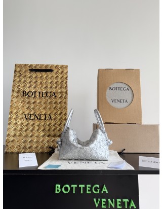 보테가 & 탑 핸들 루프백