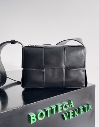 보테가 베네타 카세트 백