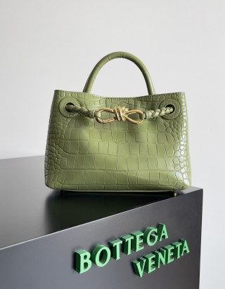보테가 베네타 안디아모 크로커다일 가죽