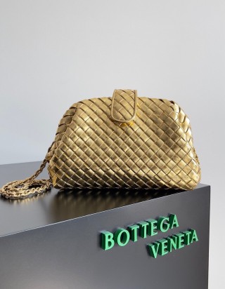 보테가 베네타 인트래치아토 레더 클러치 스몰