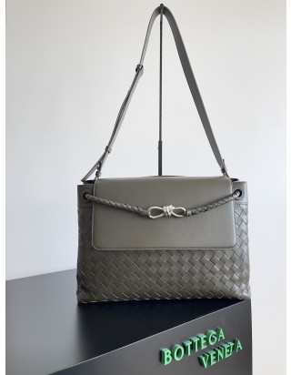 보테가 베네타 안디아모 메신저 백 미디움