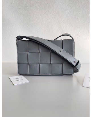 보테가 베네타 카세트 백