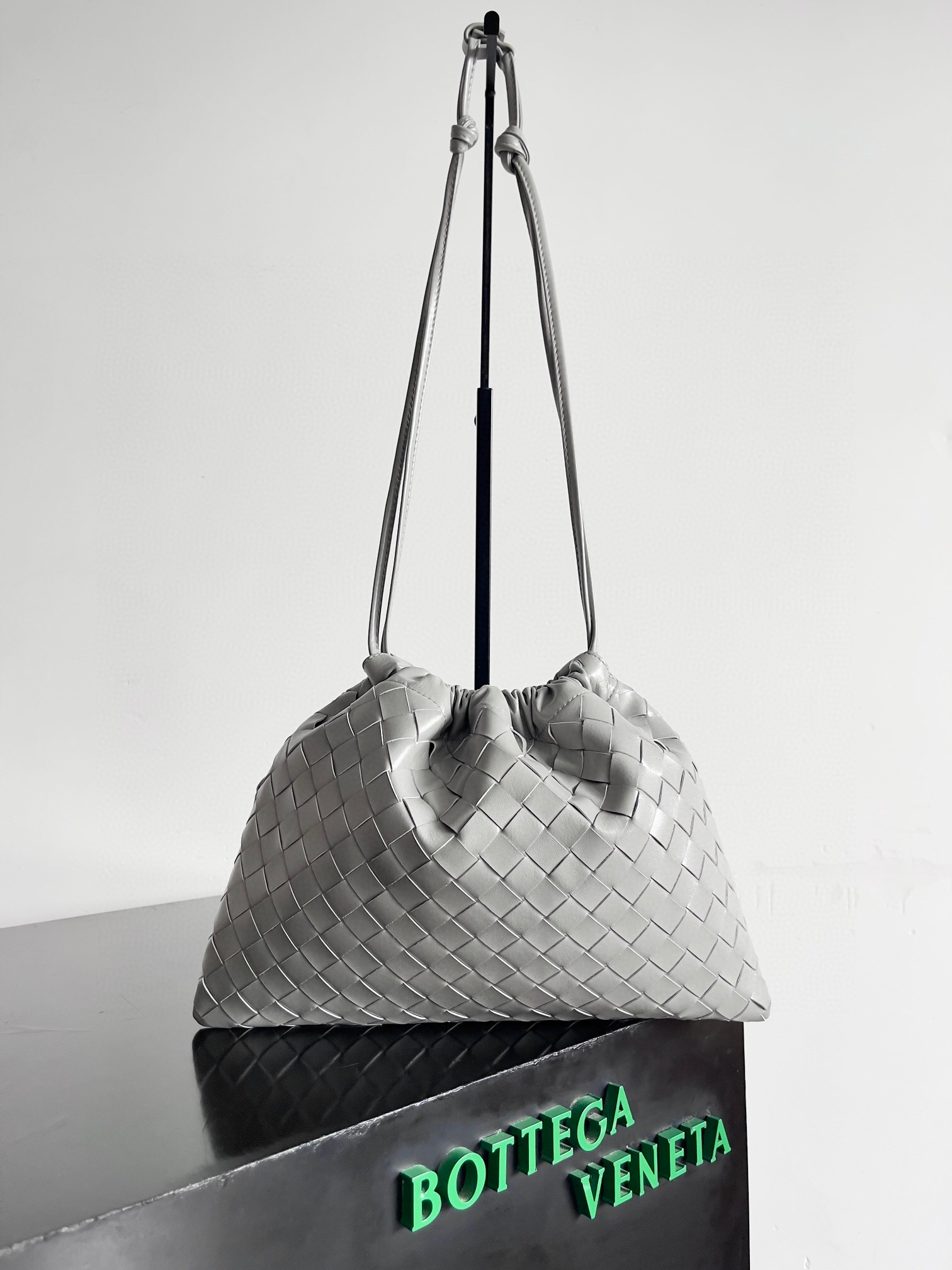 보테가 베네타 더스트 백 미디움