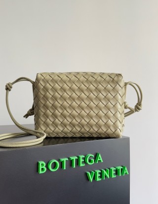 보테가 베네타 스몰 루프 백