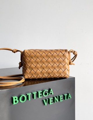 보테가 베네타 미니 루프 백
