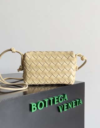 보테가 베네타 미니 루프 백