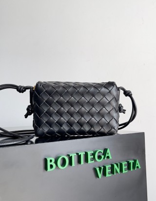 보테가 베네타 미니 루프 백