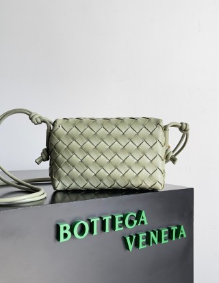 보테가 베네타 미니 루프 백