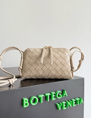 보테가 베네타 콘서트 파우치