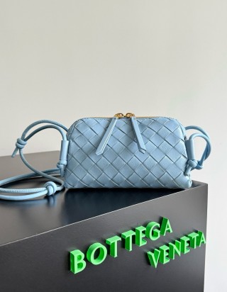 보테가 베네타 콘서트 파우치