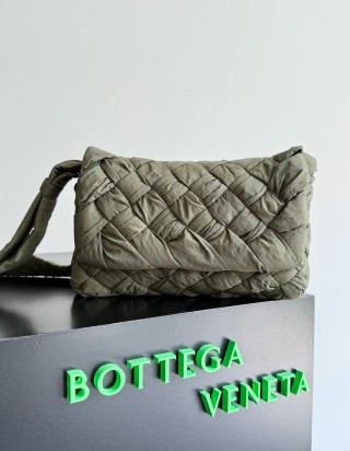 보테가 베네타 럼플 메신저