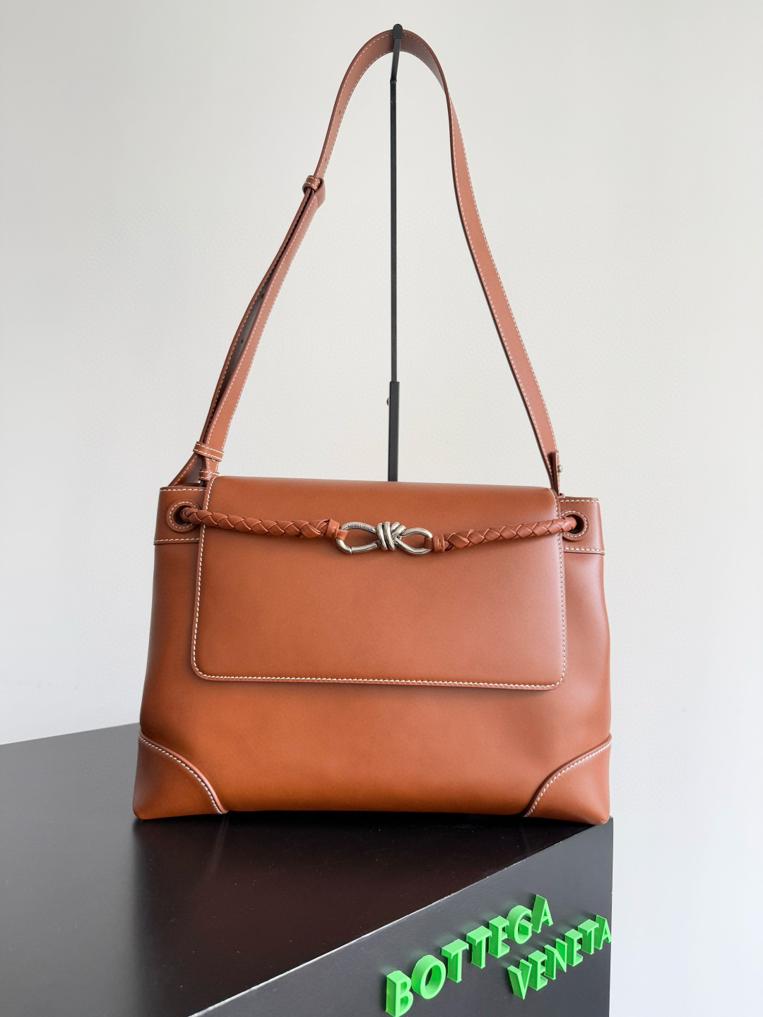 보테가 베네타 안티모아 메신저 백