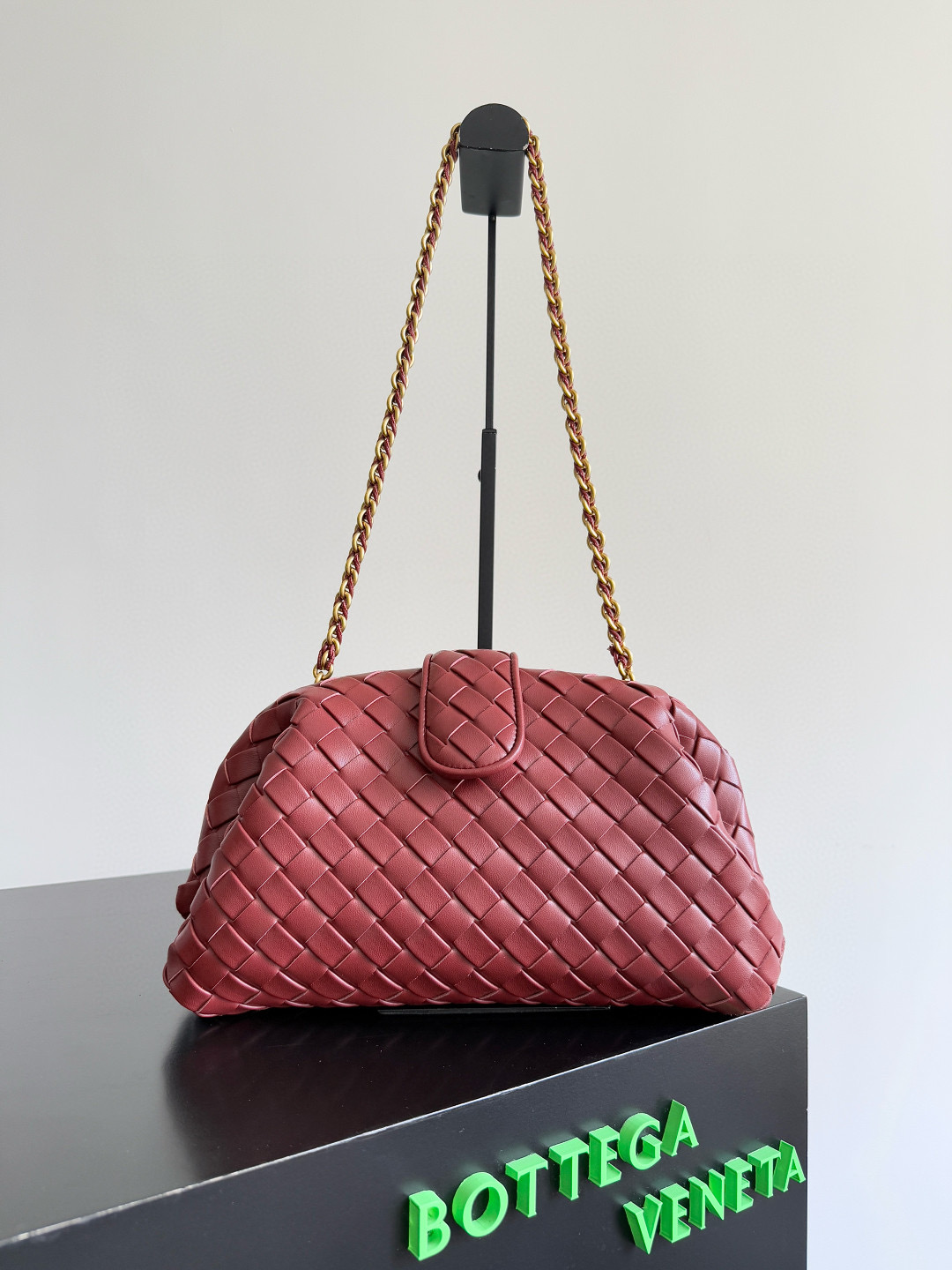 보테가 베네타 로렌 클러치 미디움