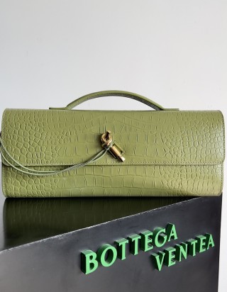 보테가 베네타 안디아모 클러치