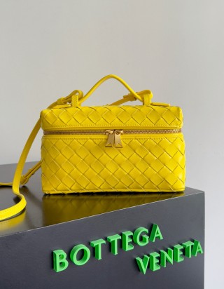 보테가 베네타 뱅뱅 베네티 케이스